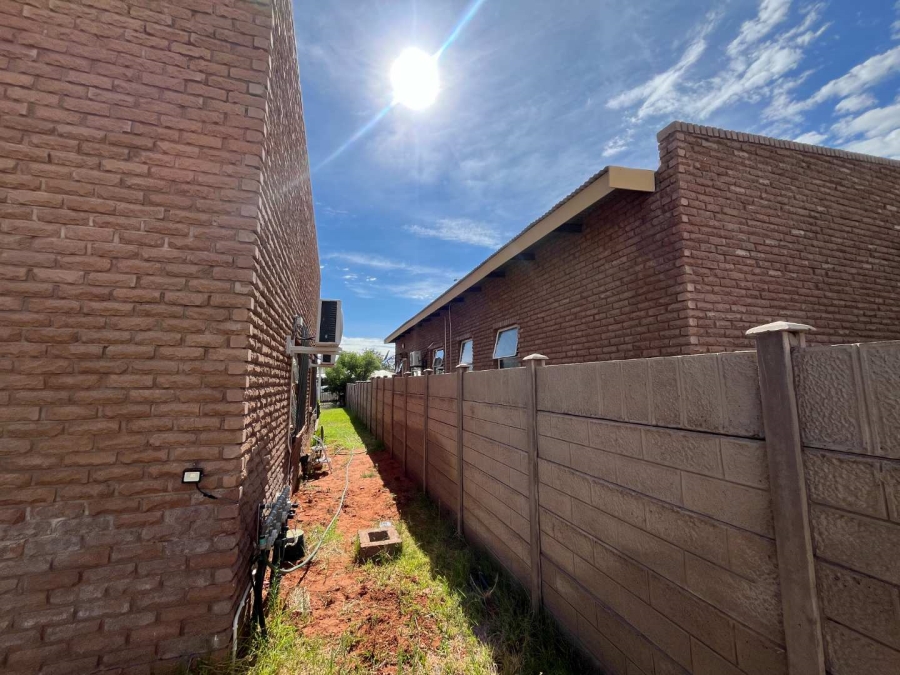 4 Bedroom Property for Sale in Keidebees Northern Cape